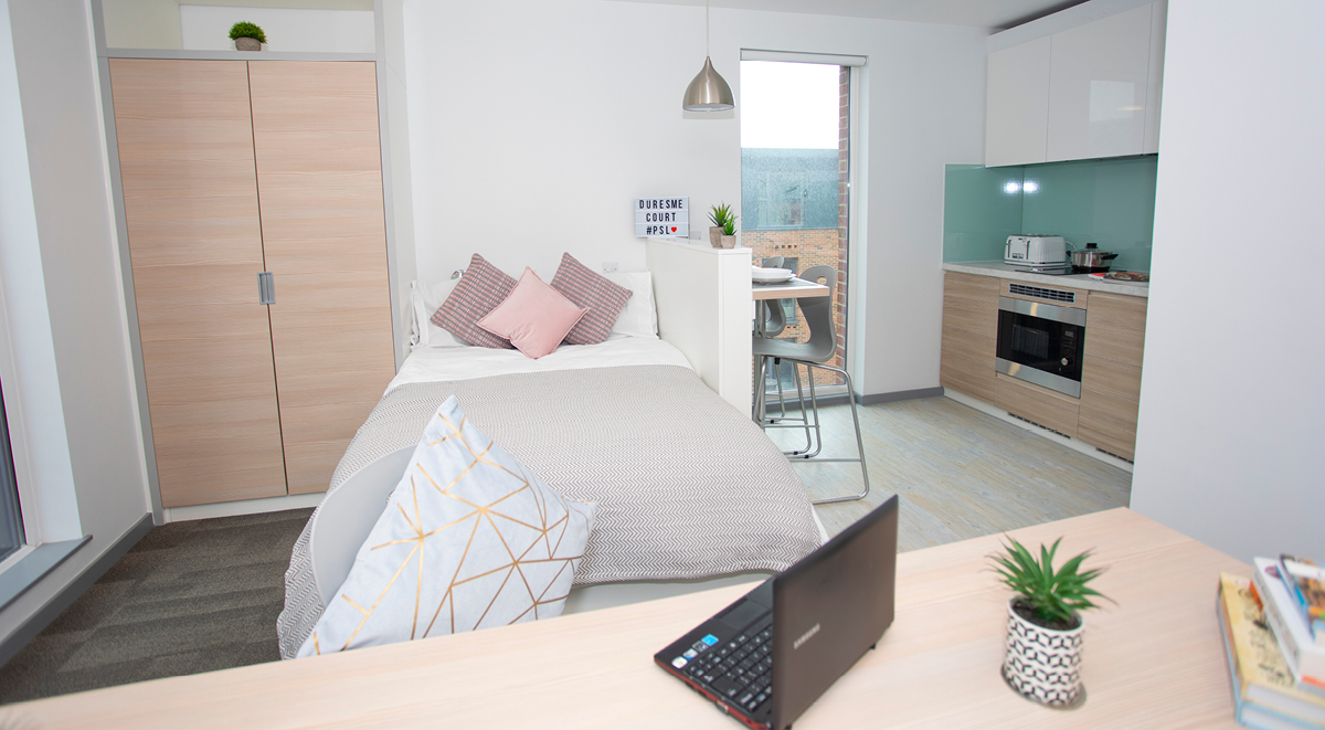 Premium Twin Studio