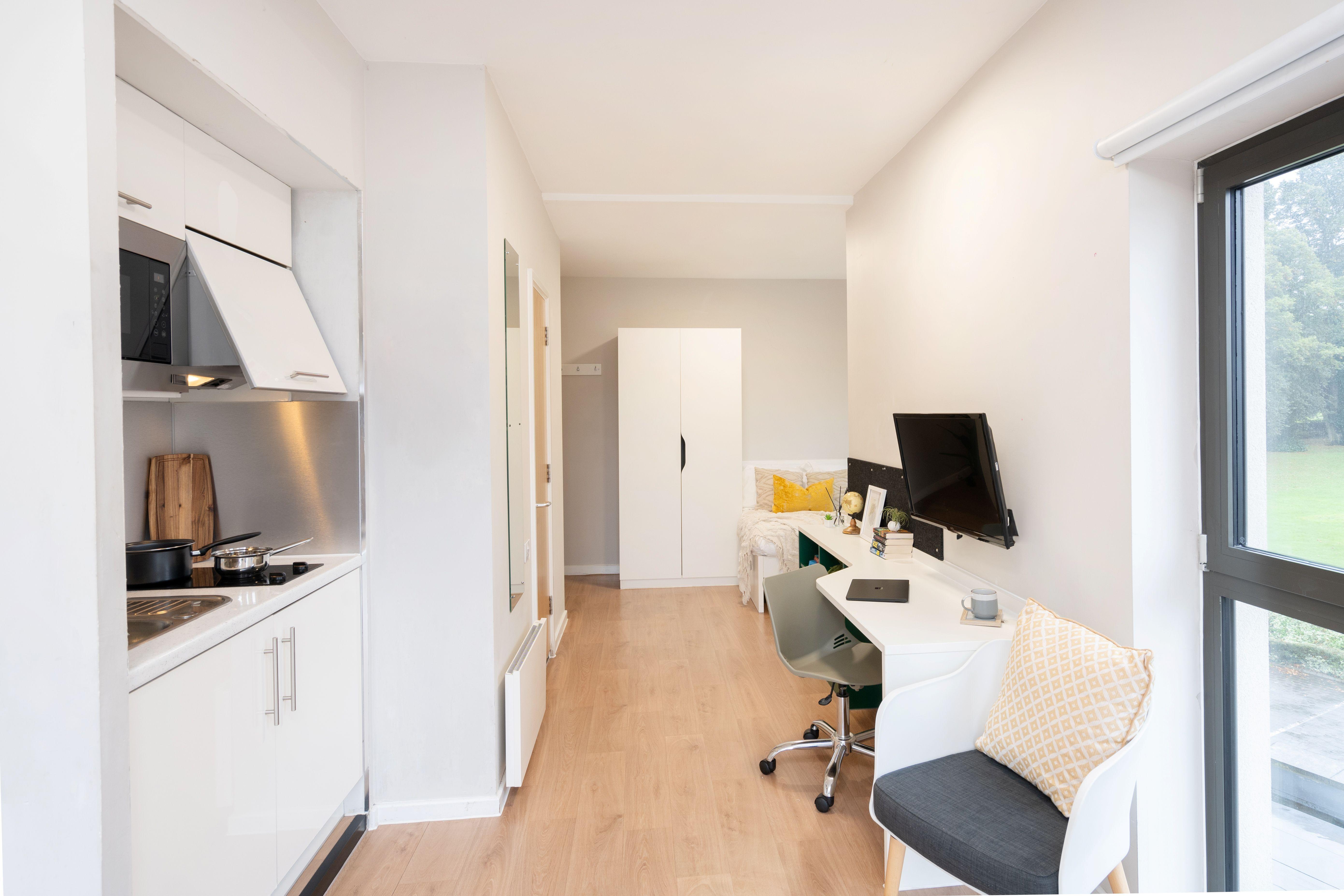 depot-studio-gold-plus