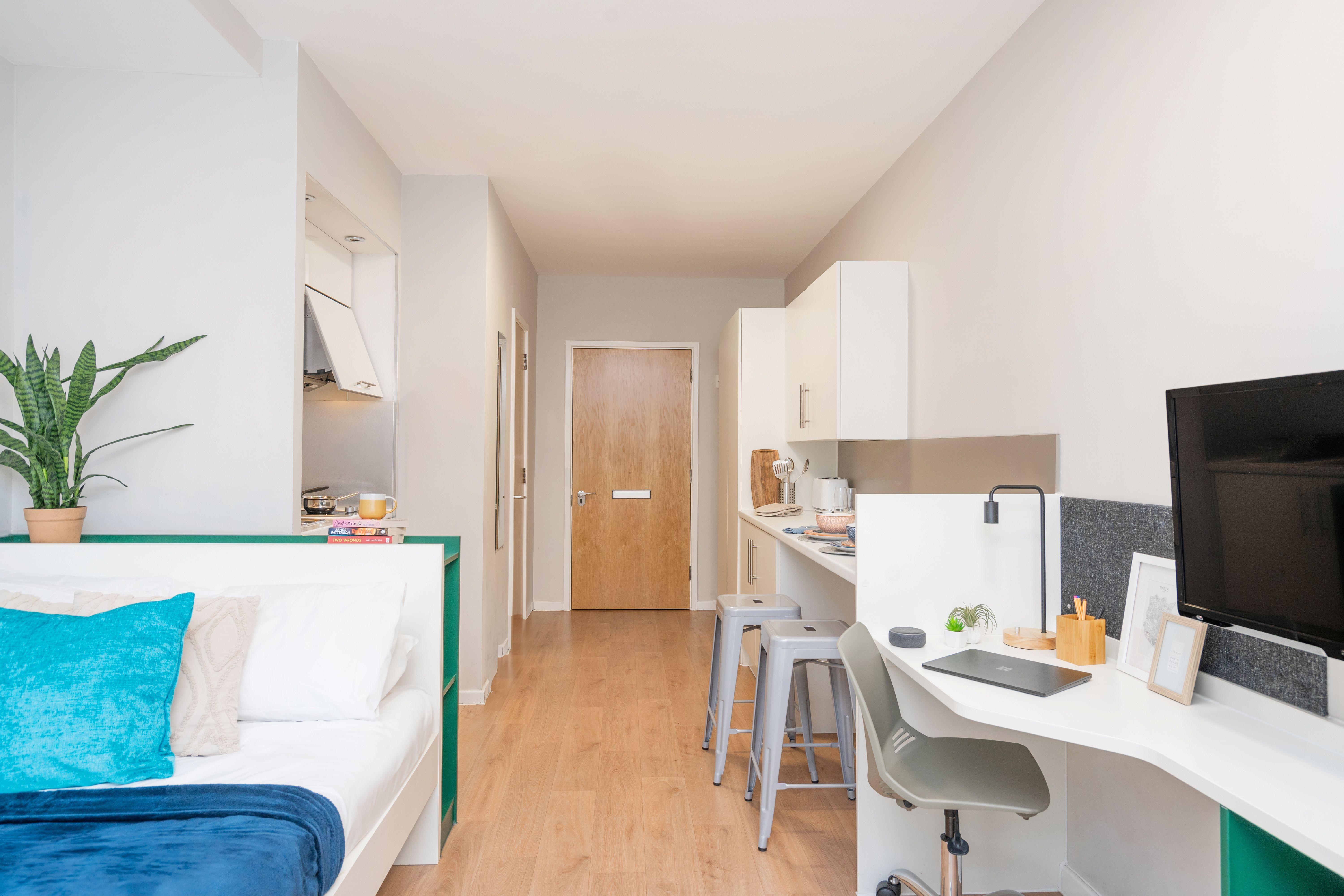 Depot-gold-and-gold-plus