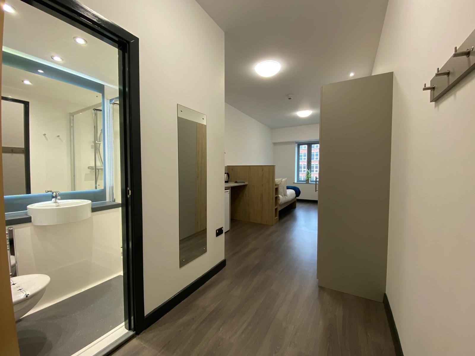 Platinum-Studio-1_2020-11-17-154048