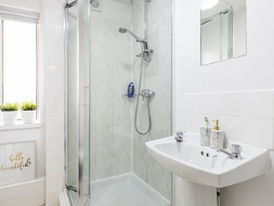 regents-court-bathroom_2021-06-21-115039