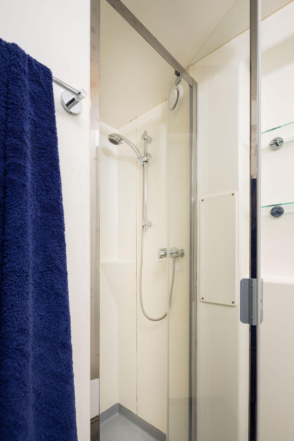 Apollo-en-suite-5
