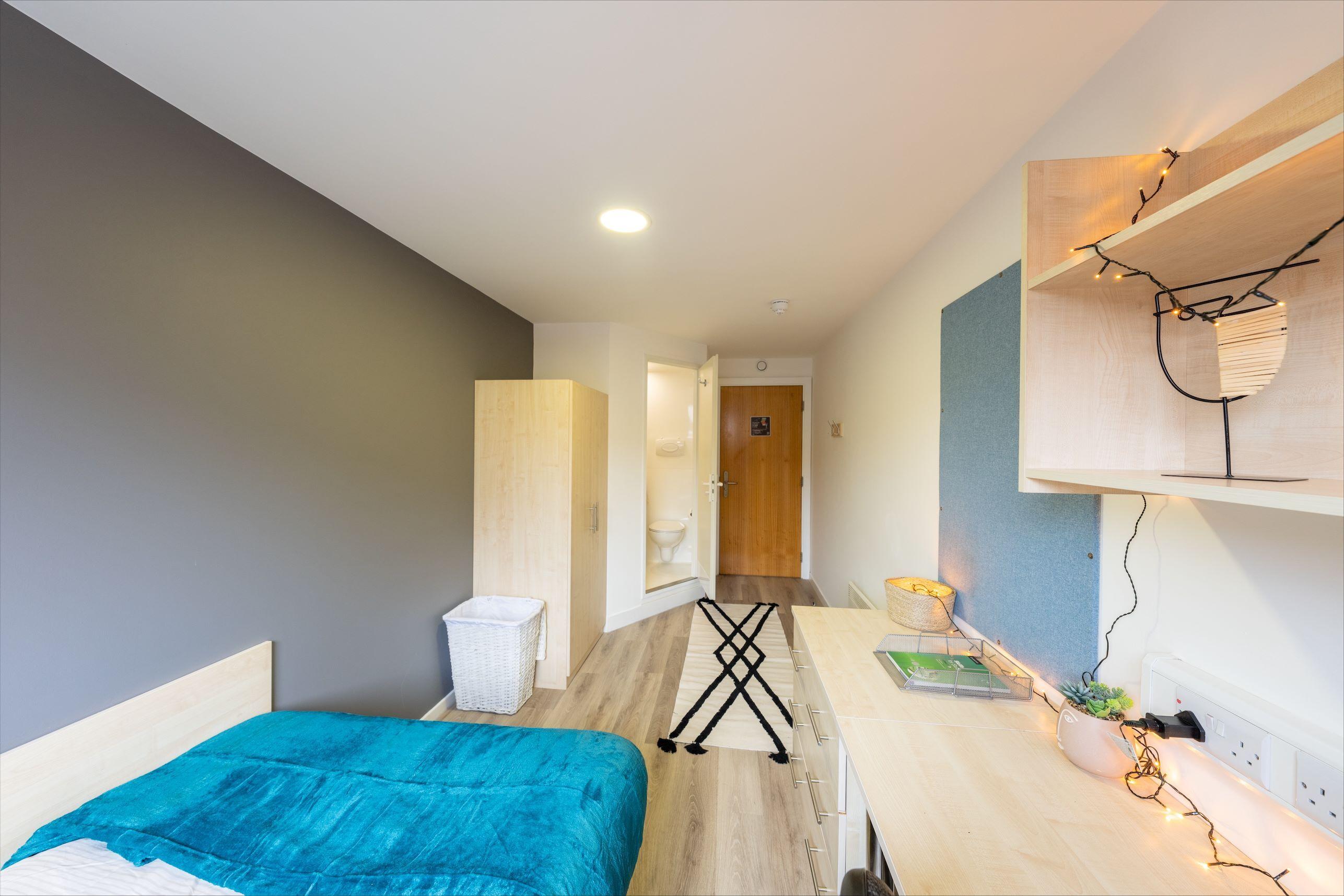 Trinity-Square-En-suite-Bronze