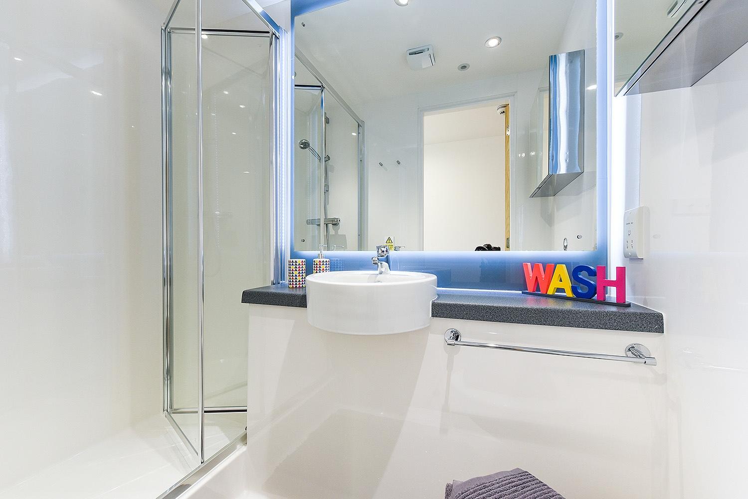 Aberdeen-Pittodrie-St-Ensuite-301H-4