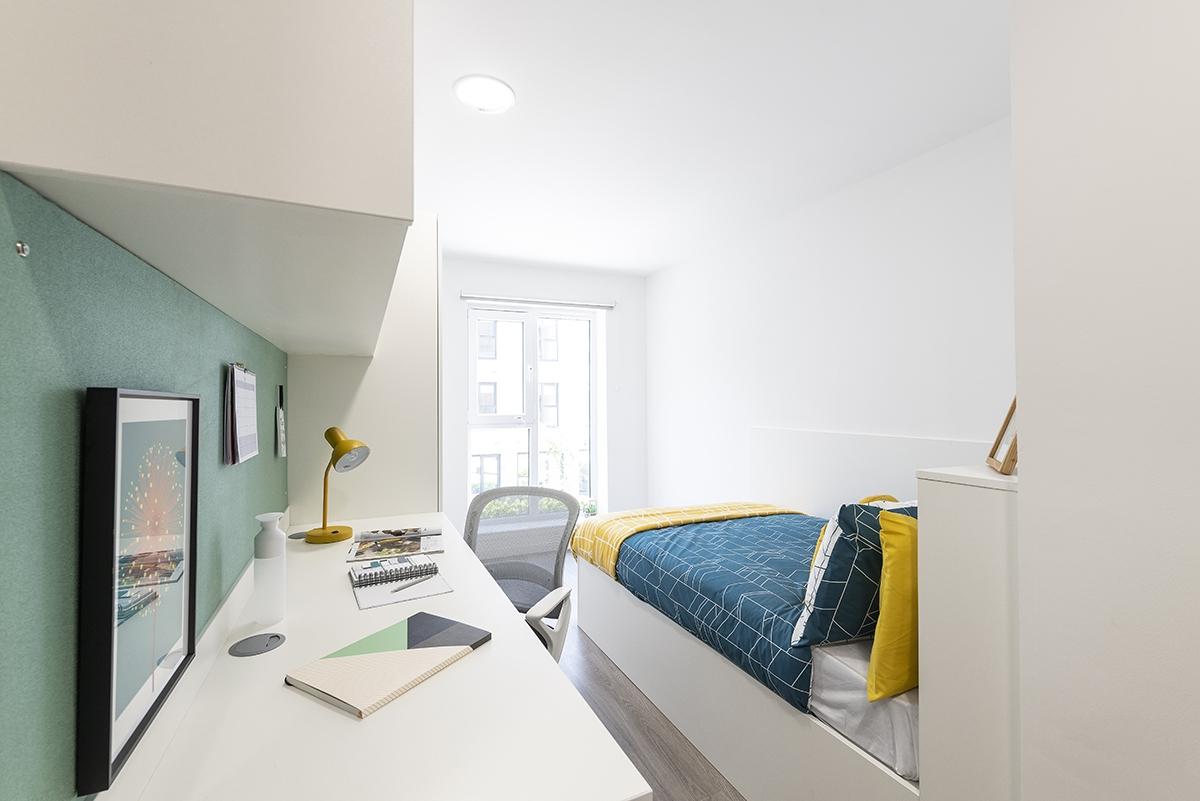 pittodrie-street-En-suite-room-3