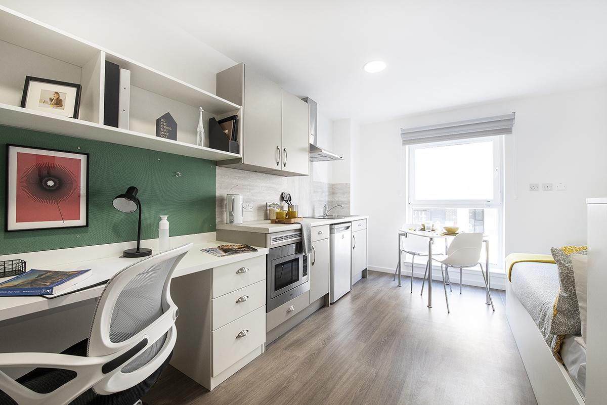 pittodrie-street-Studio-flat-2